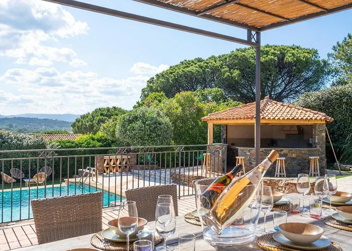 A C House With Pool & 3br 8p Gassin