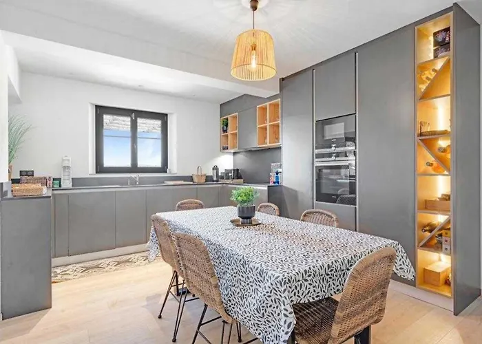 A C House With Pool & 3br 8p Gassin