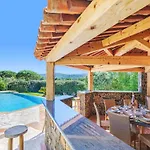 A C House With Pool & 3br 8p Gassin *