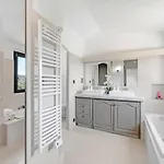 A C House With Pool & 3br 8p Gassin