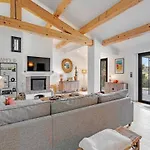 A C House With Pool & 3br 8p Gassin
