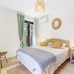 A C House With Pool & 3br 8p Gassin *
