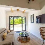 A C House With Pool & 3br 8p Gassin *