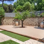 A C House With Pool & 3br 8p Gassin *