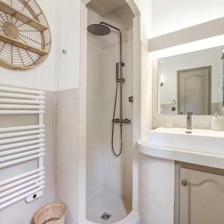 公寓 A C House With Pool & 3br 8p Gassin *