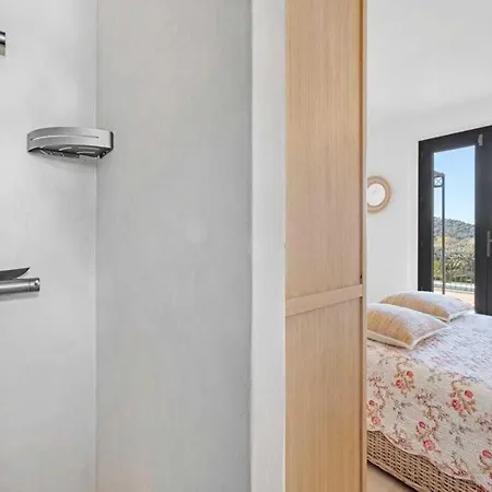 شقة A C House With Pool & 3br 8p Gassin سان تروبيه