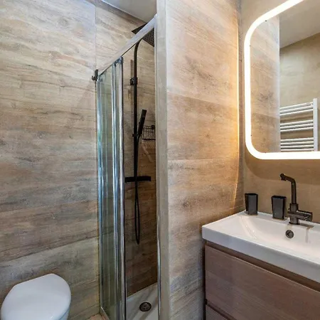 A C House With Pool & 3br 8p Gassin * 圣特罗佩