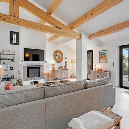 A C House With Pool & 3br 8p Gassin