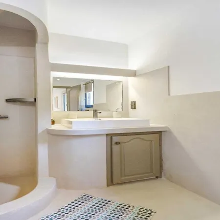 公寓 A C House With Pool & 3br 8p Gassin