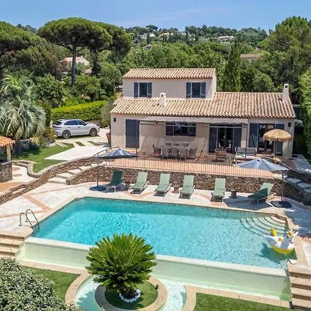 A C House With Pool & 3br 8p Gassin شقة