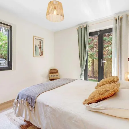 A C House With Pool & 3br 8p Gassin 圣特罗佩