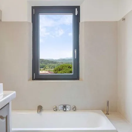 شقة A C House With Pool & 3br 8p Gassin