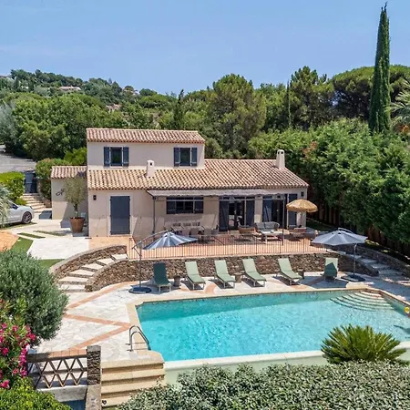 A C House With Pool & 3br 8p Gassin شقة *