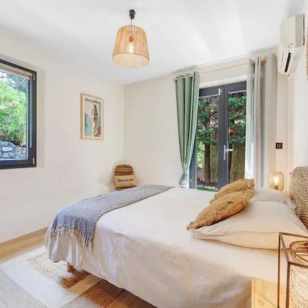 A C House With Pool & 3br 8p Gassin سان تروبيه