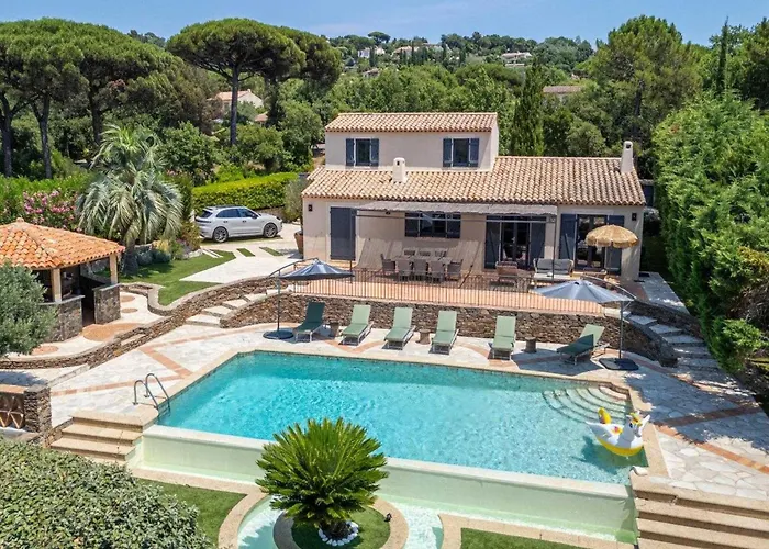 A C House With Pool & 3br 8p Gassin Apartment