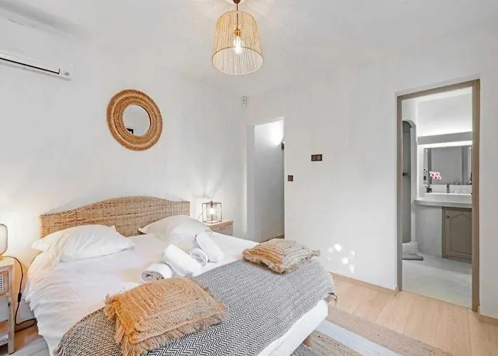 A C House With Pool & 3br 8p Gassin Saint-Tropez